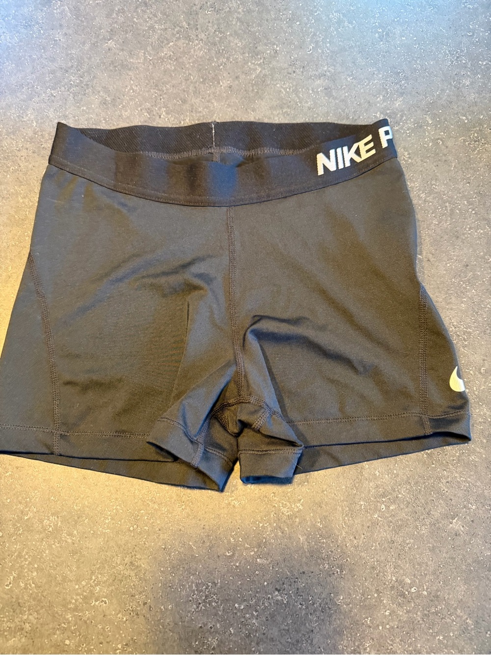 Nike Pro Women’s Black 3” Compression Shorts Size Medium Dri-FIT